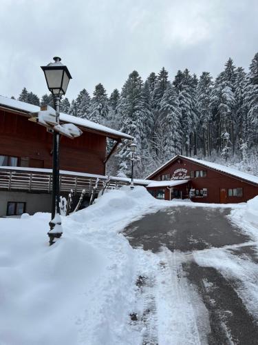 Auberge Du Saut Des Cuves