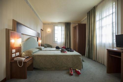 PHI Hotel Astoria