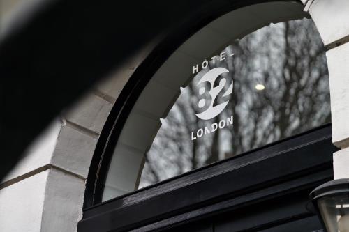Hotel 82 London