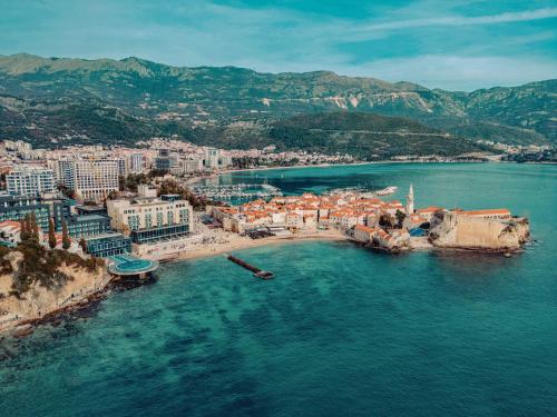 Avala Resort & Villas