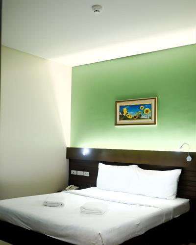 Cres Ebo Mansion Pension Inn and Coffee Shop