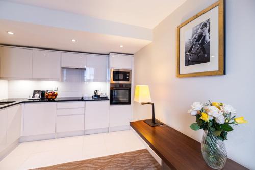 Holiday Inn London - Kensington High St.