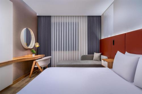 Best Western Premier Hidden Hills Hotel