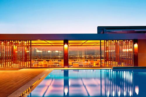 Zeus Wyndham Grand Athens