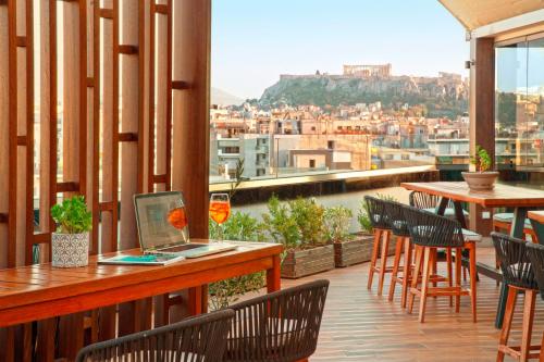 Zeus Wyndham Grand Athens