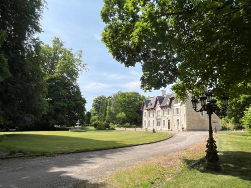 Château Du Mesnil Soleil