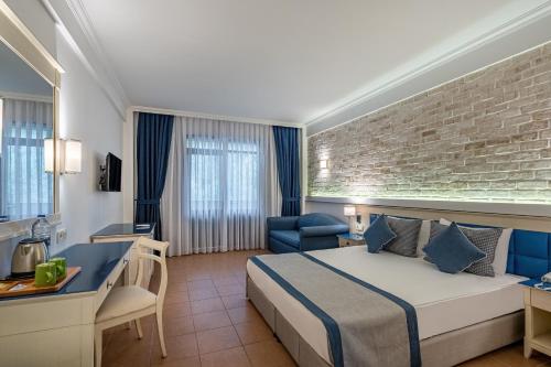 Champion Holiday Village