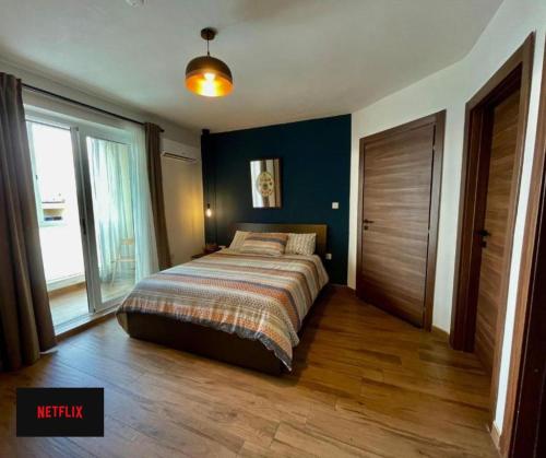 Airport Accommodation Bedroom with your own private Bathroom Self Check In and Self Check Out Air-condition Included