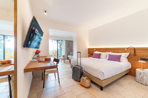 Punta Chiarito Resort