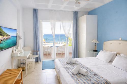 Seafront Studios & Apartments