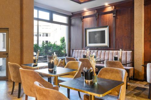 KING's HOTEL First Class