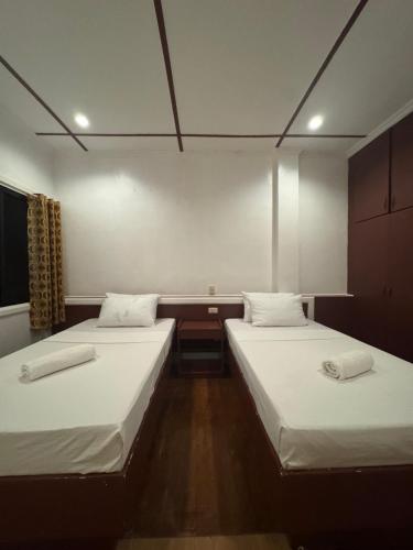 Stefanie Grace Paradise Inn