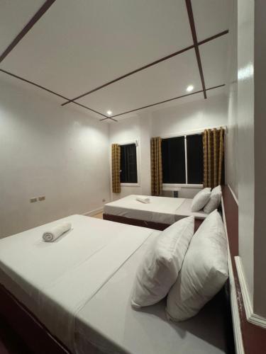 Stefanie Grace Paradise Inn