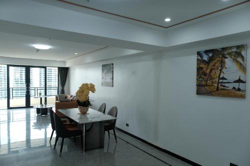 Golden Seagulls Hotel
