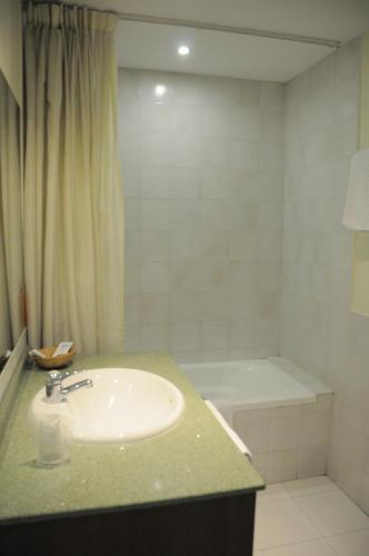 Aston Hotel