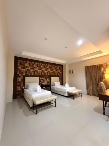 Sierra Hotel & Resort