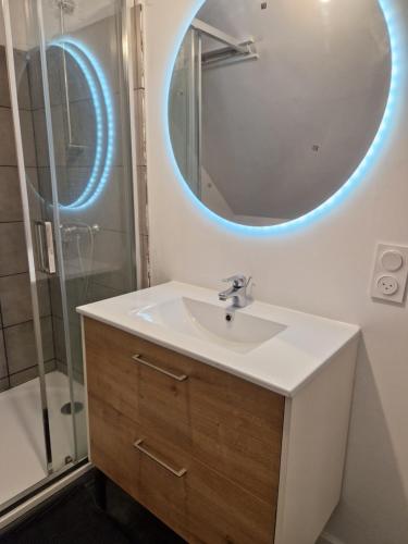 Business Class Rooms private toilet common kitchen