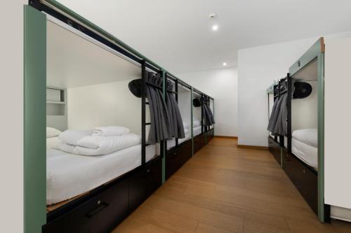 Urban Habitat Capsule Beds