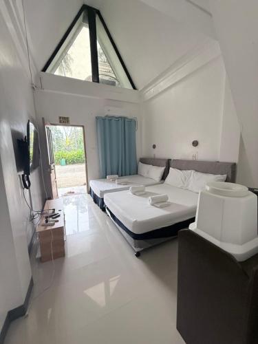 Seaside traveler's Inn by Camiguin Island Home