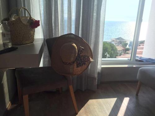 Bougainville Bay Hotel