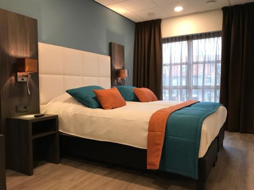 Rivers Hotel & Restaurant