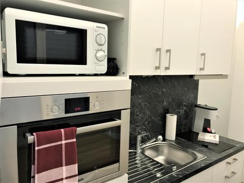 INSIDE FIVE City Apartments