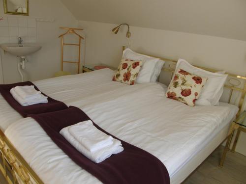 Monicas Rumsuthyrning