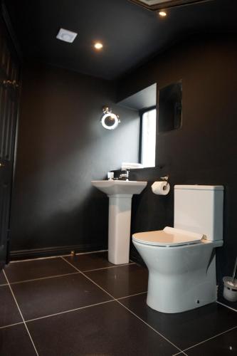 Bardons Bar - Grill - Accommodation