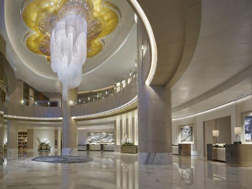 Shangri-La at the Fort Manila Serviced Residences