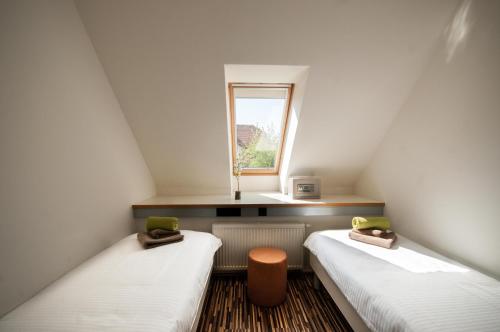 Cube Central Rooms For 2