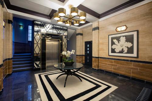 No.8 Waterloo Street Apartments