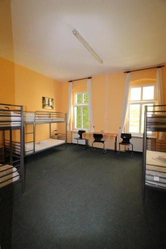 HappyGoLucky Hotel+Hostel