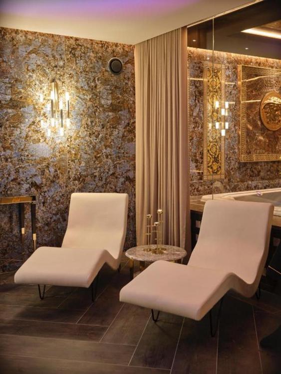 Diamond Suites