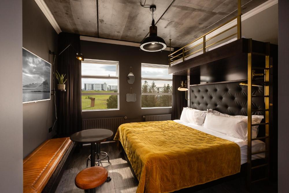 R13-A Townhouse Hotel