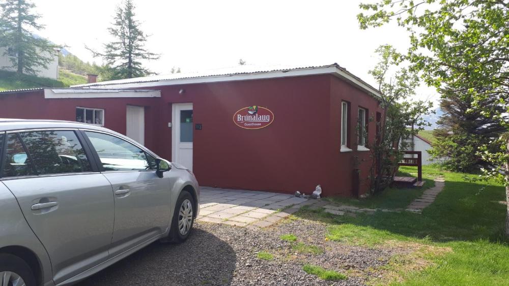 Brunalaug Guesthouse Holiday Home