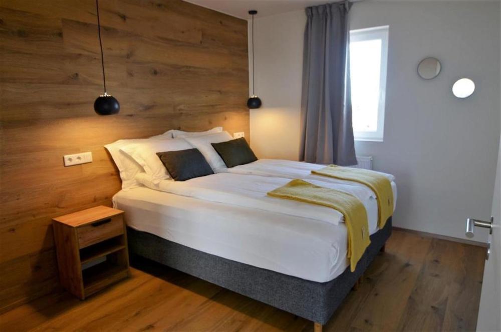 Stracta Apartments