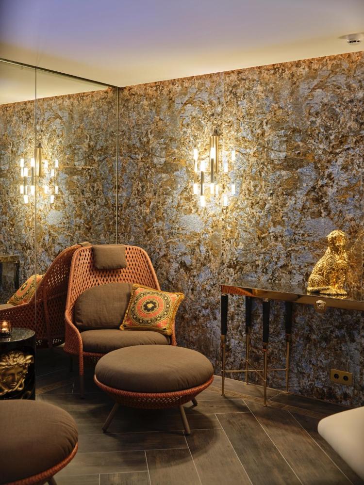 Diamond Suites
